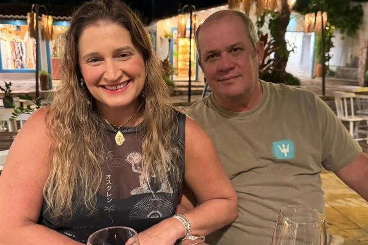 Adriano Assunção brinda a nova idade em Alagoas