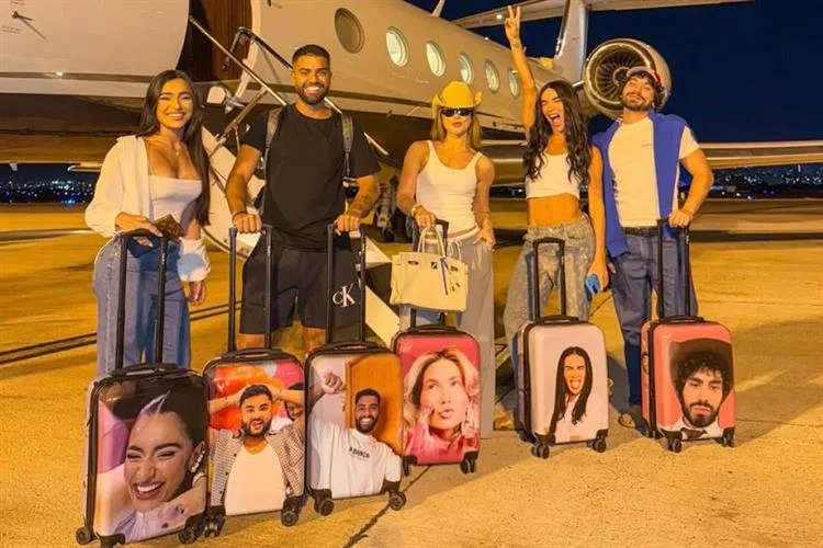 Virginia Fonseca embarca em Eurotrip animada como amigos após divórcio