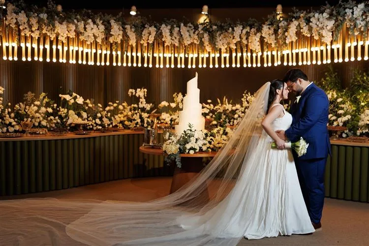 Lara Melo e Yuri Rocha celebram casamento religioso em super festa