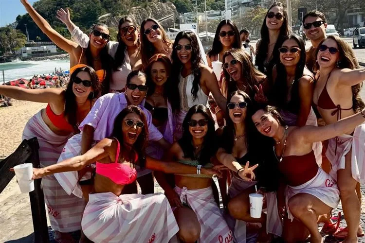 Beatriz Albuquerque reúne seu team bride no Rio de Janeiro
