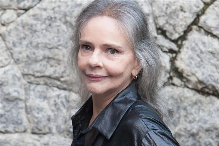Cantora Angela Ro Ro morre aos 75 anos