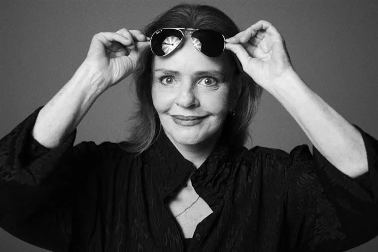 Morre aos 75 anos a cantora Angela Ro Ro
