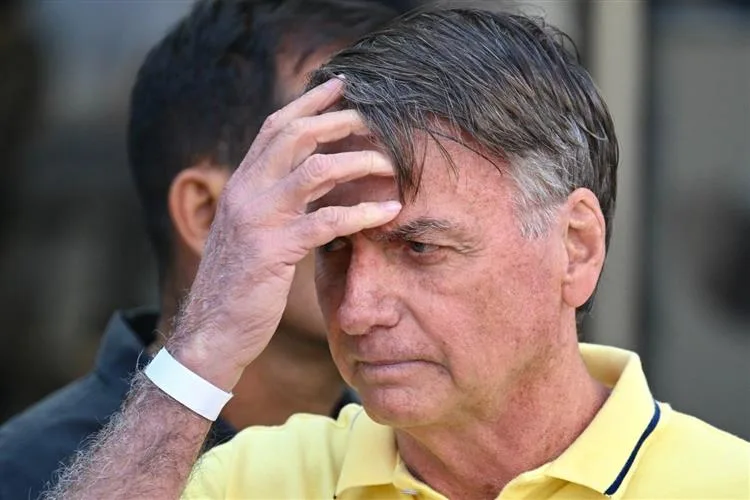 Ex-presidente Jair Bolsonaro é julgado por participação de golpe; caso agita o cenário político
