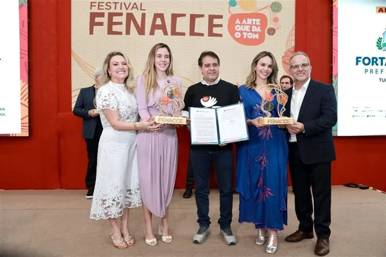 Primeiro dia do Festival Fenacce é marcado por homenagens a nomes de destaque no setor