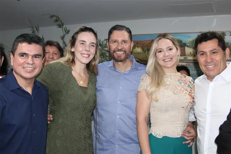 Romeu Aldigueri é surpreendido com prestigiada sessão parabéns