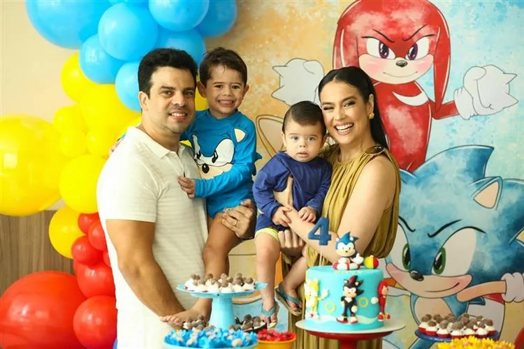 Rachel Bezerra e Igor Vieira festejam os quatro anos do filho Davi