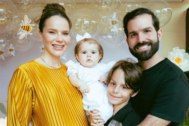 Paulinha Sampaio e Felipe Rocha celebram os oito meses da filha Lourdes Maria
