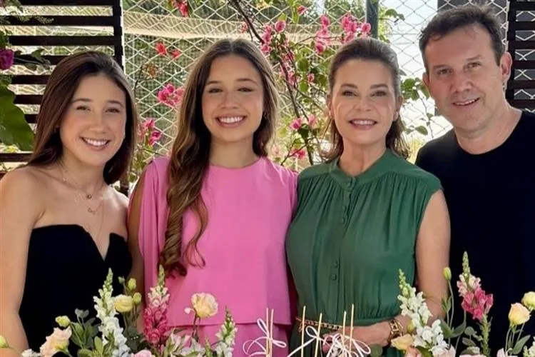 Vanessa Mombach e Daniel Freire celebram o aniversário da filha Tetê