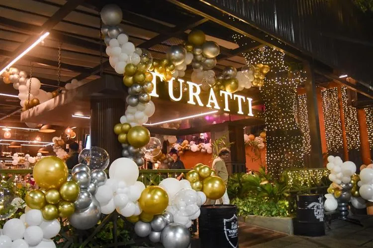 Réveillon 2026 da Turatti reúne programação musical e open food na unidade Varjota, em Fortaleza