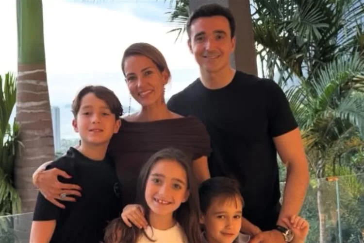 Did Machado recebe o carinho da família e dos amigos por sua troca de idade