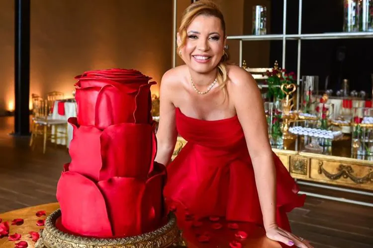 Natália Varela celebra b-day com elegância e muito frisson no Palatium Hall