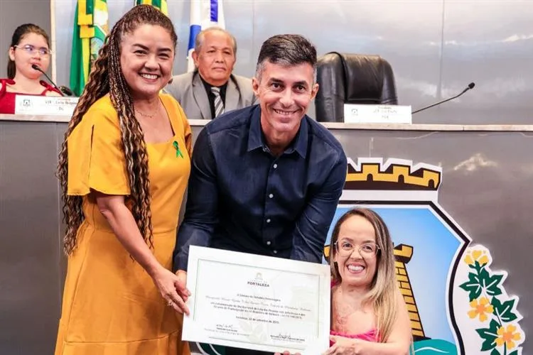 Gaída Dias é homenageada em sessão solene na Câmara de Fortaleza