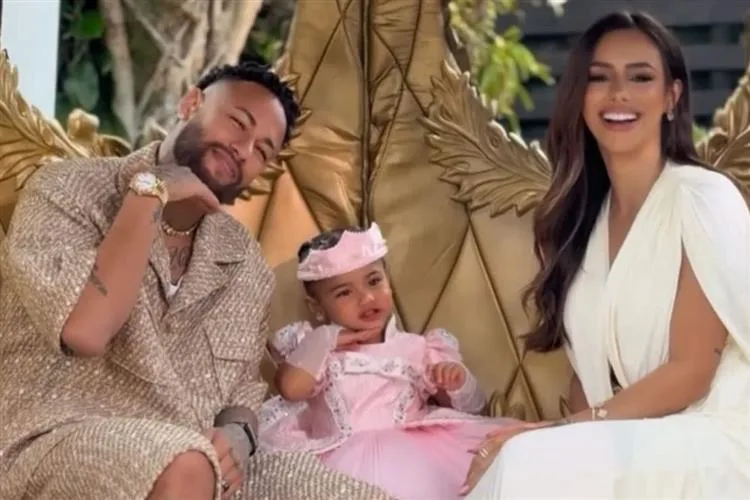 Neymar e Bruna Biancardi promovem superfesta de dois anos da herdeira Mavie