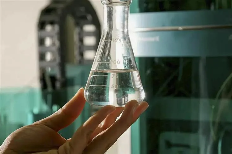 Brasil tem 48 casos em investigação de intoxicação por metanol, diz Ministério da Saúde