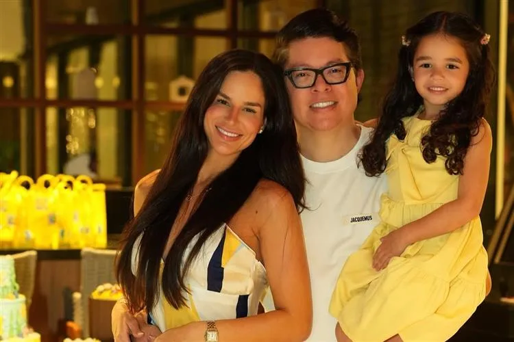 Pâmella Holanda e DJ Ivis festejam os cinco anos da filha, Mel