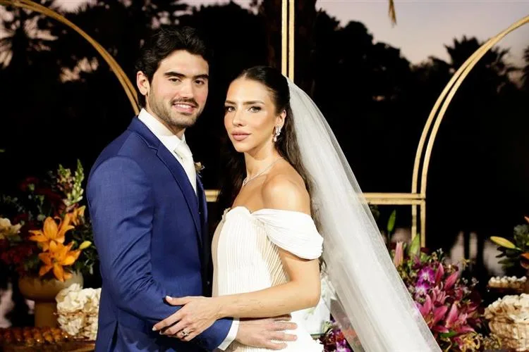 Everardo Silveira Neto e Victória Proença Macêdo se unem matrimonialmente em luxuosa festa