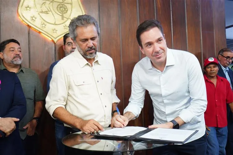 Eduardo Bismarck destaca importância da nova reserva do Aracatiaçu e potencial turístico de Amontada