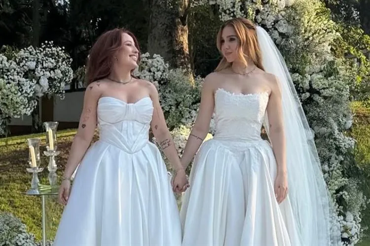 Mari Fernandez e Júlia Ribeiro se casam na presença de famosos