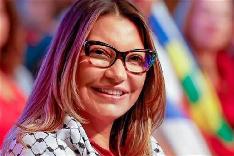 Janja representa o Brasil em importante evento em Paris