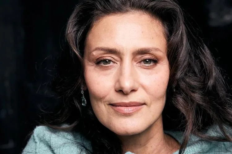 Atriz Maria Fernanda Cândido faz revelação bombástica e gera polêmica