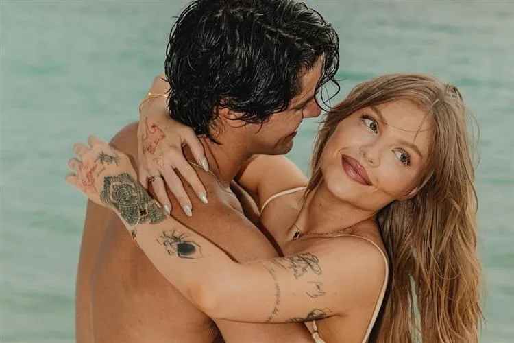 Luísa Sonza e Luís Ribeirinho curtem clima de romance nas Maldivas