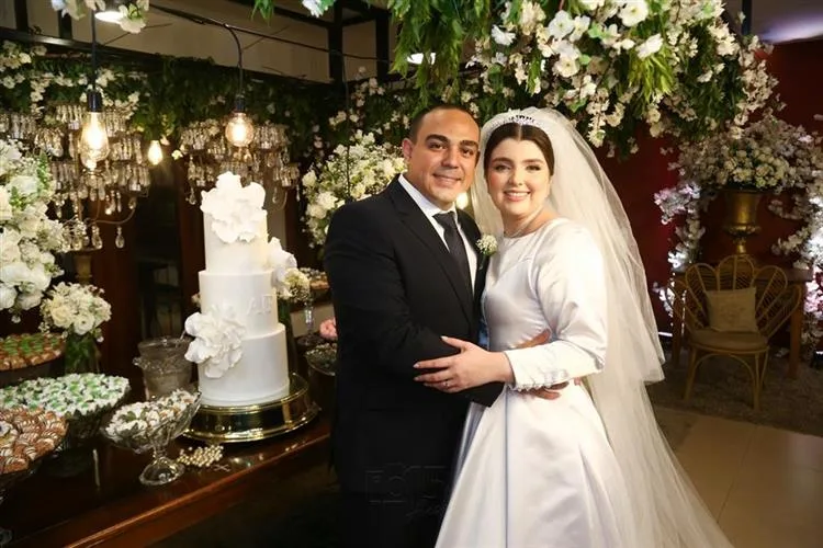 Andressa Barroso e Pedro Hassan sobem ao altar e tornam-se marido e mulher