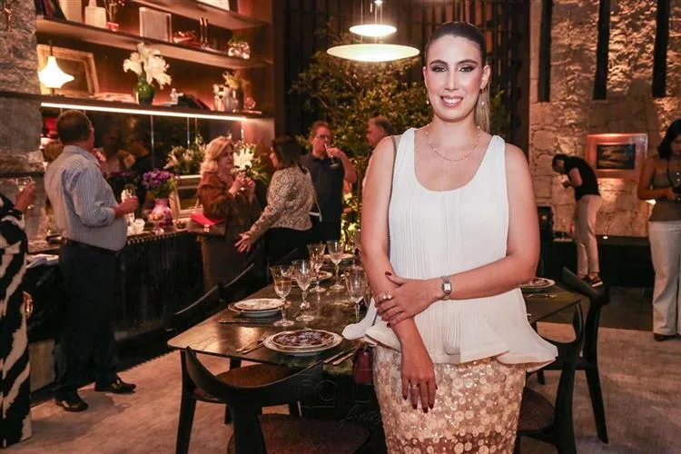 Amanda Rodrigues celebra sua estreia na CASACOR Ceará 2025 ao lado da família e clientes