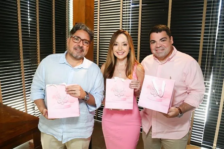 Vasques Advogados promove almoço temático de Outubro Rosa