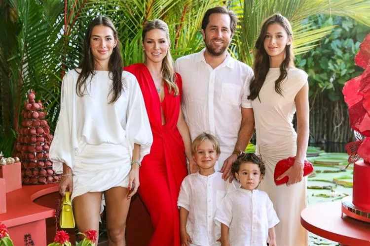 Bruna Waleska celebra b-day em grande estilo
