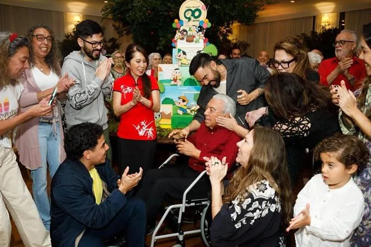 Mauricio de Sousa celebra 90 anos em festa intimista cercado pela família e amigos