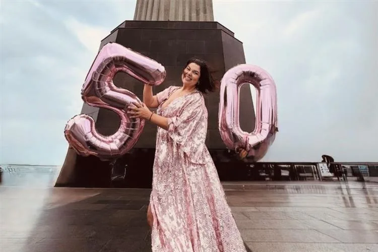 Fabiana Karla celebra 50 anos com missa no Cristo Redentor