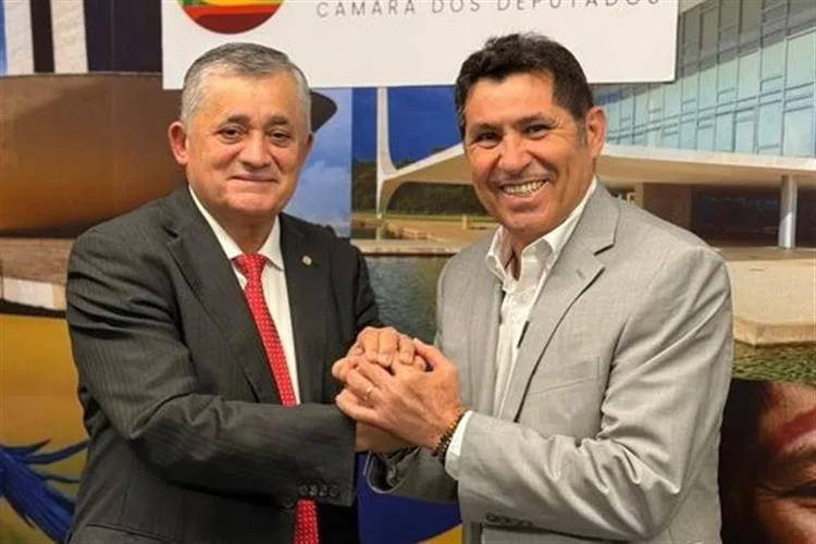 Deputado De Assis Diniz cumprindo agenda em Brasília com o líder do Governo Lula, José Guimarães