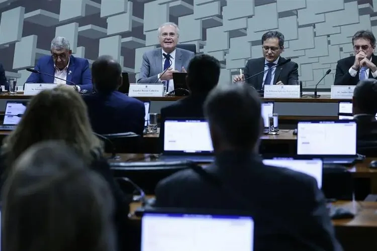 Brasil está perto de isentar do IR quem ganha até R$ 5 mil por mês