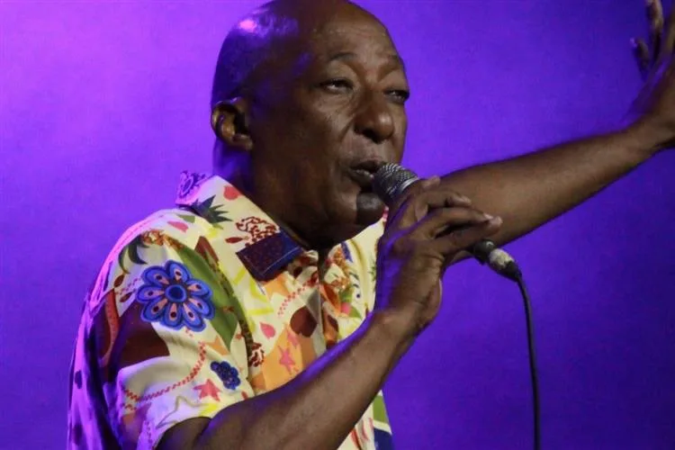 Ricardo Black apresenta o show “Soul Black” no Banco do Nordeste Cultural