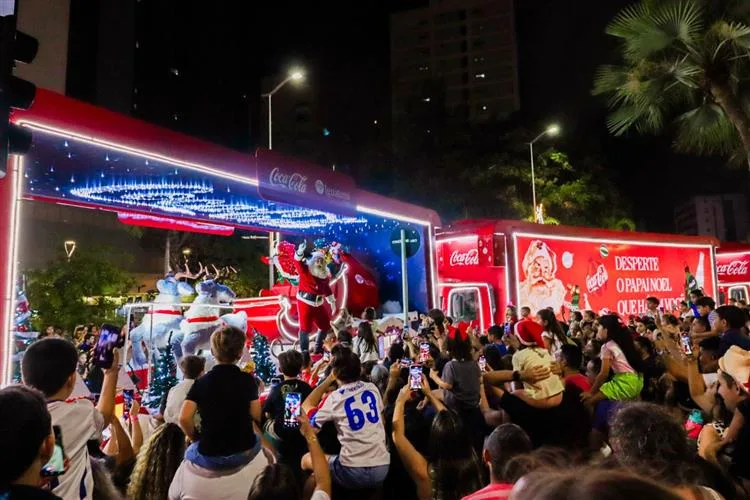 Beach Park dá início à temporada de Natal com a chegada da Caravana Coca-Cola