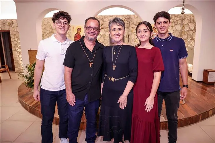 Com fé e gratidão, Suely Façanha festeja a nova idade em emocionante missa no Shalom