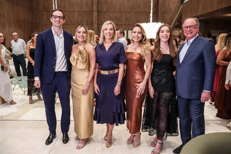 Nycole, Talyzie e Talynie Mihaliuc startam Breton em Fortaleza