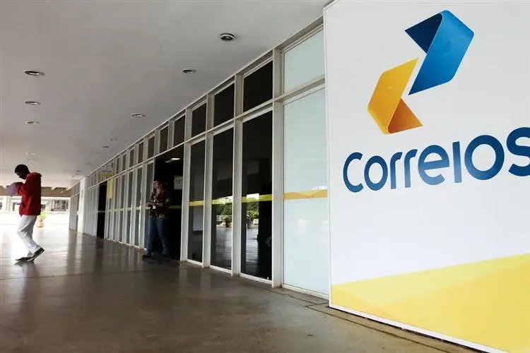 Correios precisam de R$ 10 bilhões e planejam a demissão de 10 mil