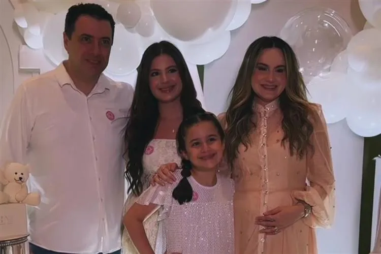 Milagre em Família: Karla Benevides anuncia chegada de mais uma menina