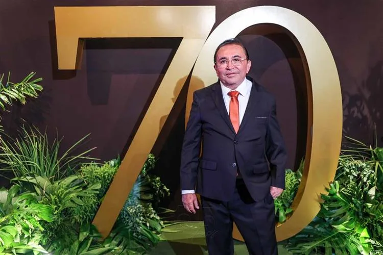 Raimundo Cordeiro festeja 70 anos em épica festa