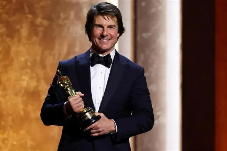 Tom Cruise é homenageado em Hollywood e celebra conquista inédita na carreira