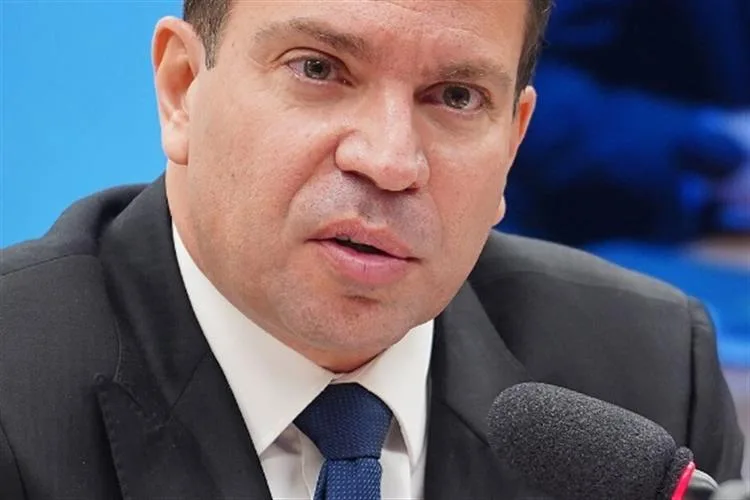 URGENTE: Moraes decreta prisão do deputado bolsonarista Alexandre Ramagem