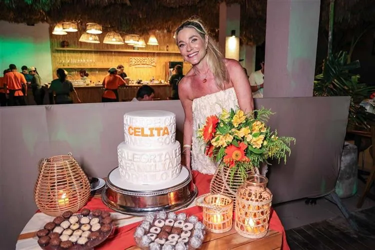 Célia Magalhães festeja a nova idade ao pôr do sol no Mira Beach Club