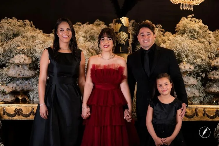 Artemio Andrade e Synthia Quirino festejam os 18 anos de Lethycia no Palatium Hall