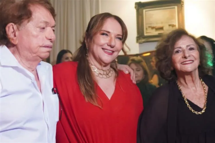 Luiziane Cavalcante celebra aniversário em clima de alegria e alto-astral