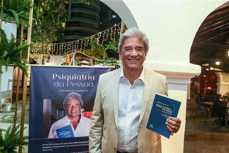 Dr. Roberto Mandetta lança livro "Psiquiatria da Pessoa" no Ideal Clube