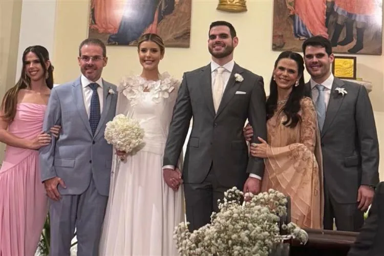 Isabelle e Davi Frota dizem “sim” em cerimônia emocionante na Igreja São Pedro