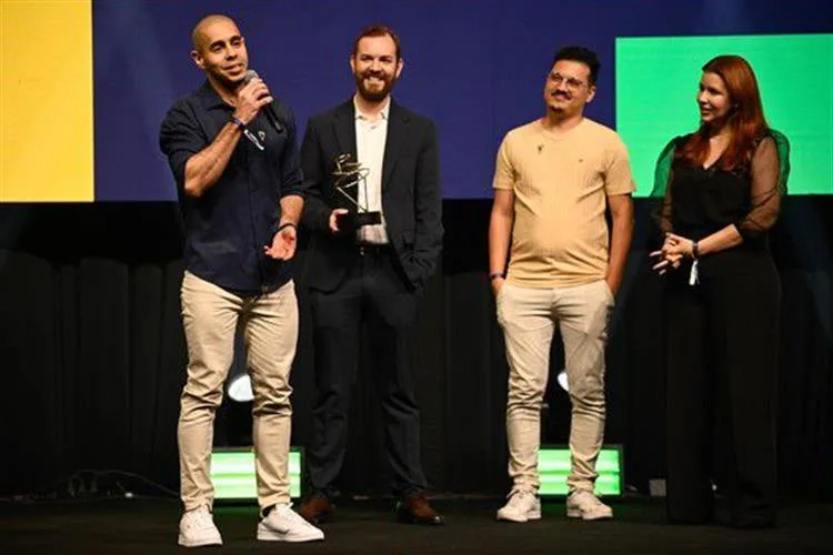Timoneiro vence Prêmio Profissionais do Ano 2025