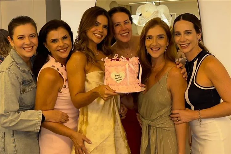Geovana Ferreira Gomes comemora chegada do novo ciclo cercada de afeto