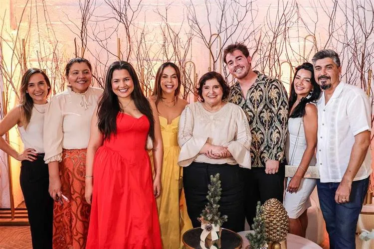 Lugar de Festas Locações apresenta coleção Natal Essência